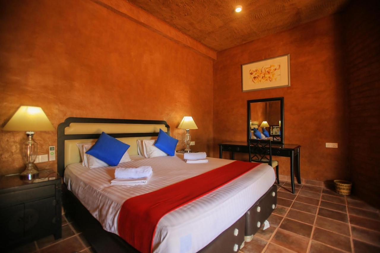 Jungle Hut Resort 锡吉里亚 外观 照片