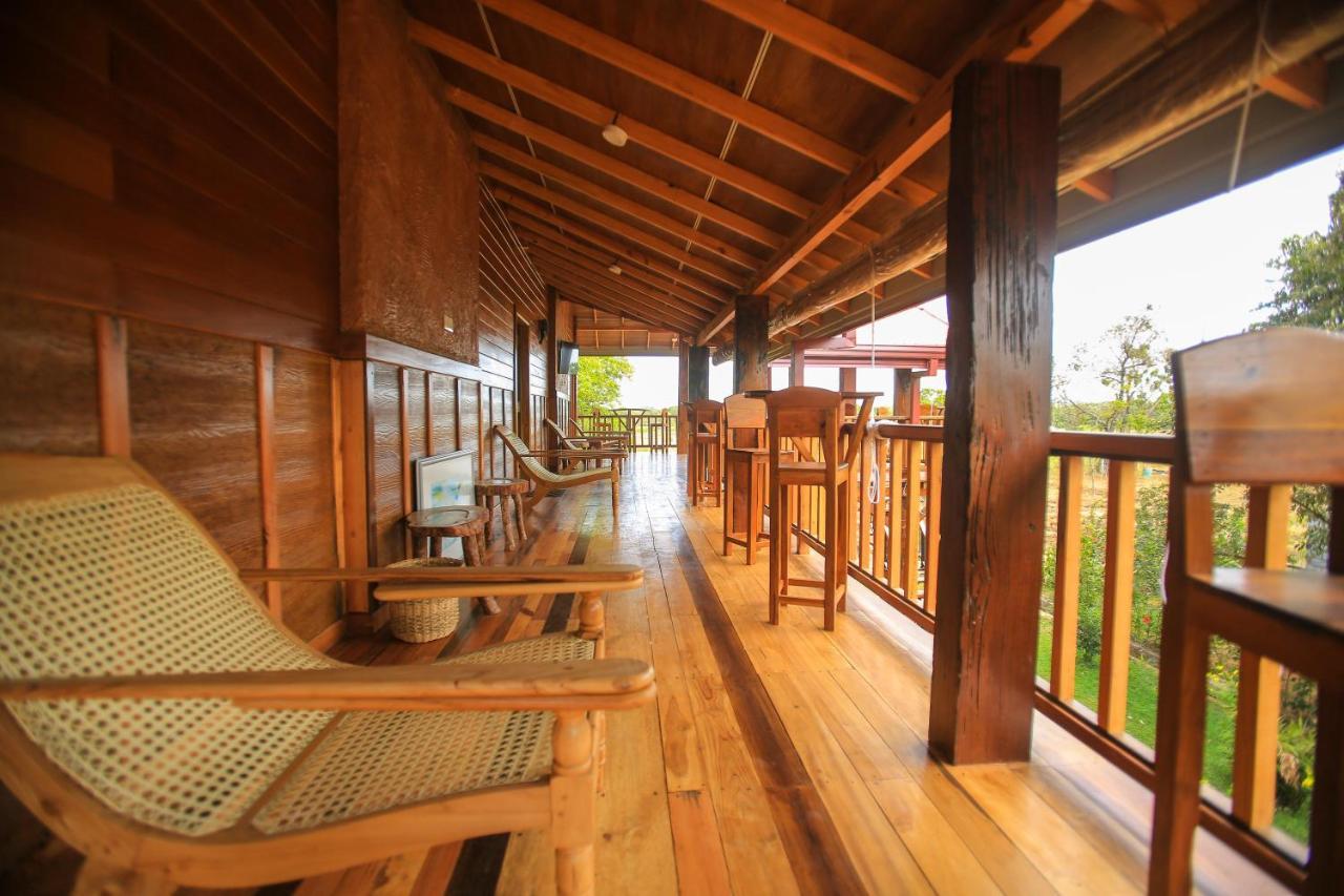 Jungle Hut Resort 锡吉里亚 外观 照片