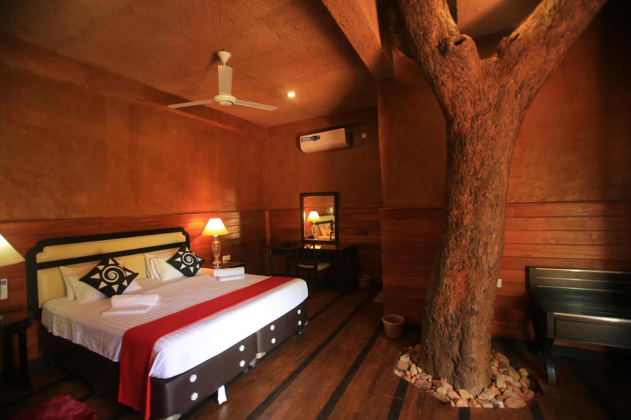 Jungle Hut Resort 锡吉里亚 外观 照片