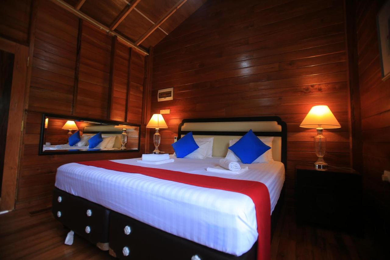 Jungle Hut Resort 锡吉里亚 外观 照片