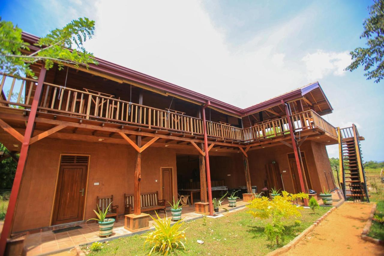 Jungle Hut Resort 锡吉里亚 外观 照片