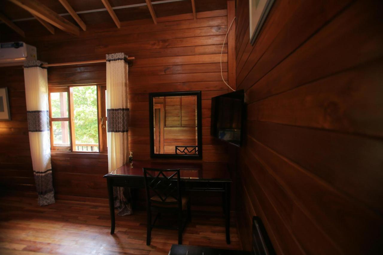 Jungle Hut Resort 锡吉里亚 外观 照片
