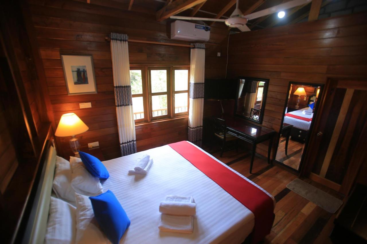 Jungle Hut Resort 锡吉里亚 外观 照片