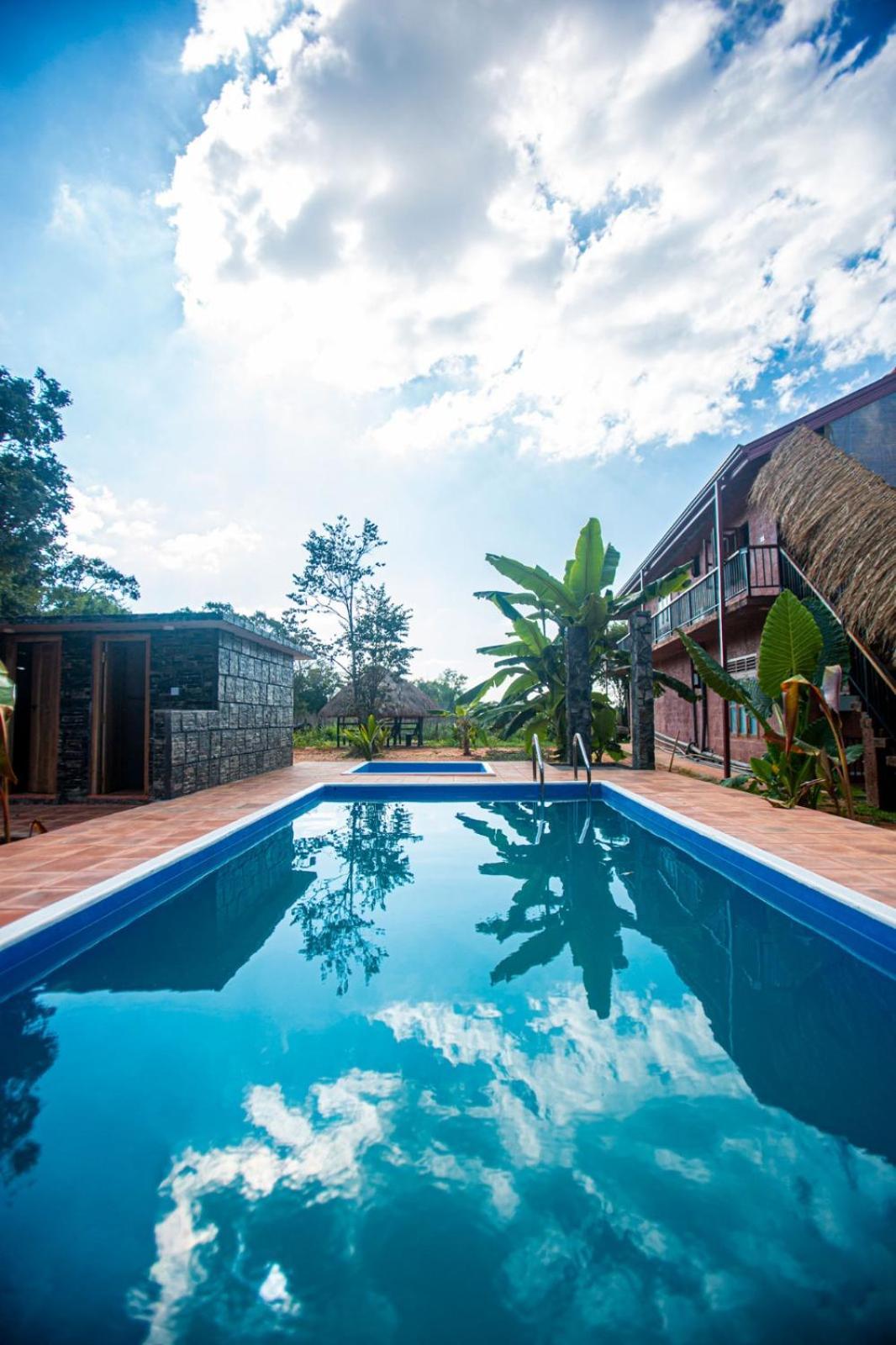 Jungle Hut Resort 锡吉里亚 外观 照片
