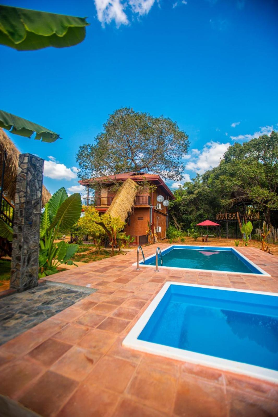 Jungle Hut Resort 锡吉里亚 外观 照片